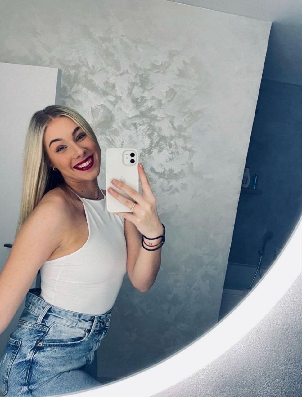 Sexy Blonde Exposed From Kik #KnIwqRYc