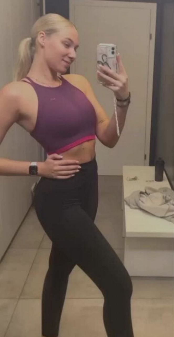 Sexy Blonde Exposed From Kik #VzKpTBfT