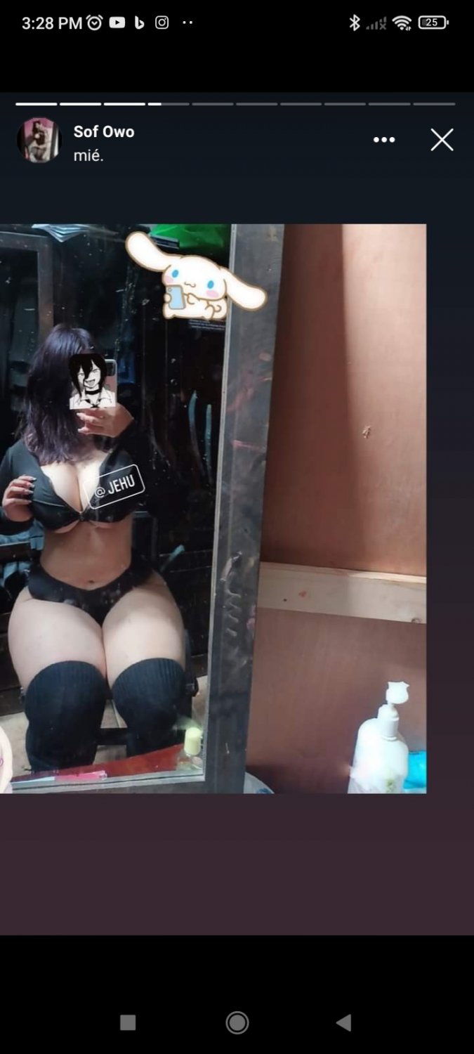 Latina with huge curves #CVJJ8954