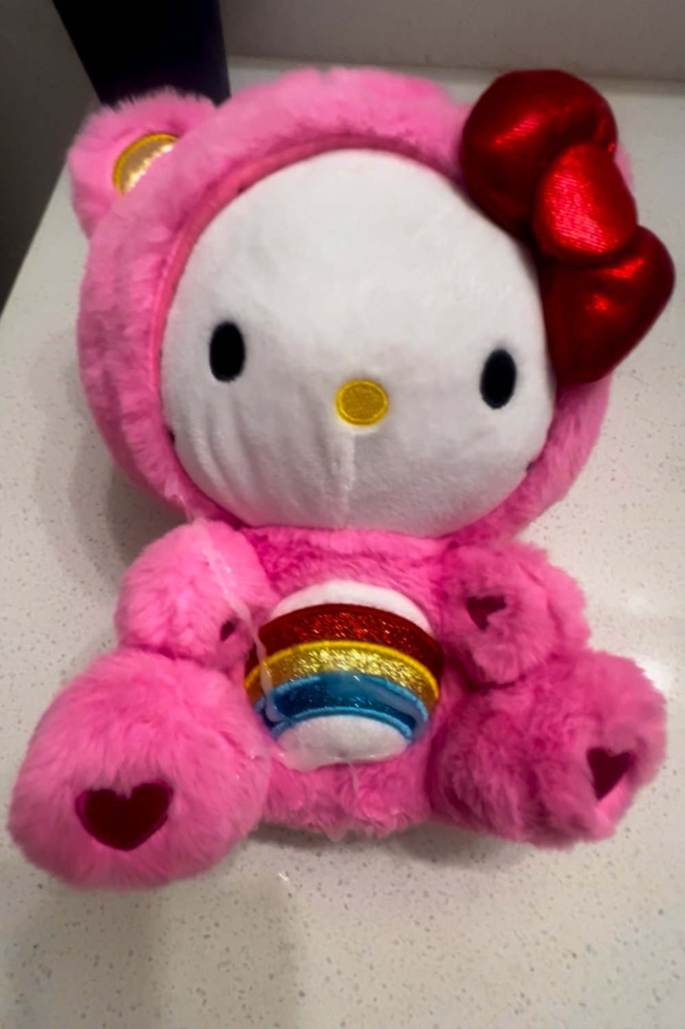 Cumin on hello kitty plushie (short video) #ZLWEYi6M