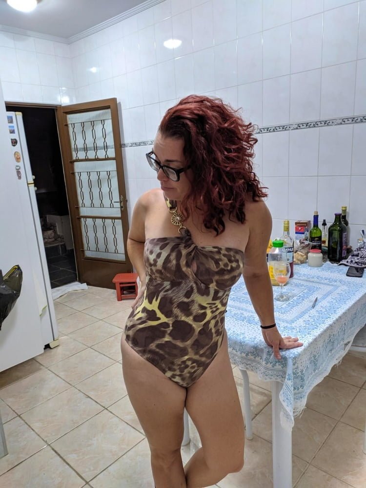 Coroa gostosa e safada ama chupar uma vara cabeçuda #v6ynmLpg